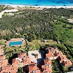 Ampio Trilocale Sul Golfo Di マリネッラ