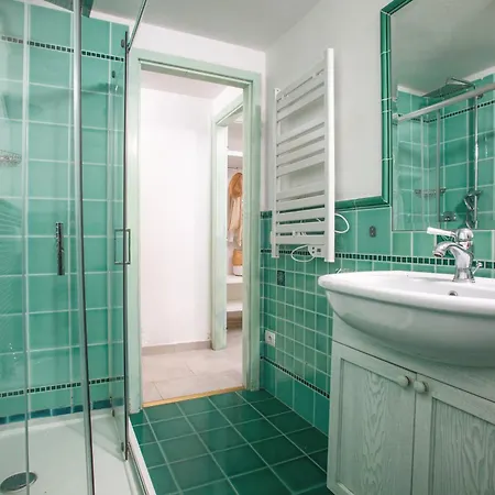 Ampio Trilocale Sul Golfo Di * 马里内拉