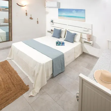 Ampio Trilocale Sul Golfo Di 度假居 马里内拉